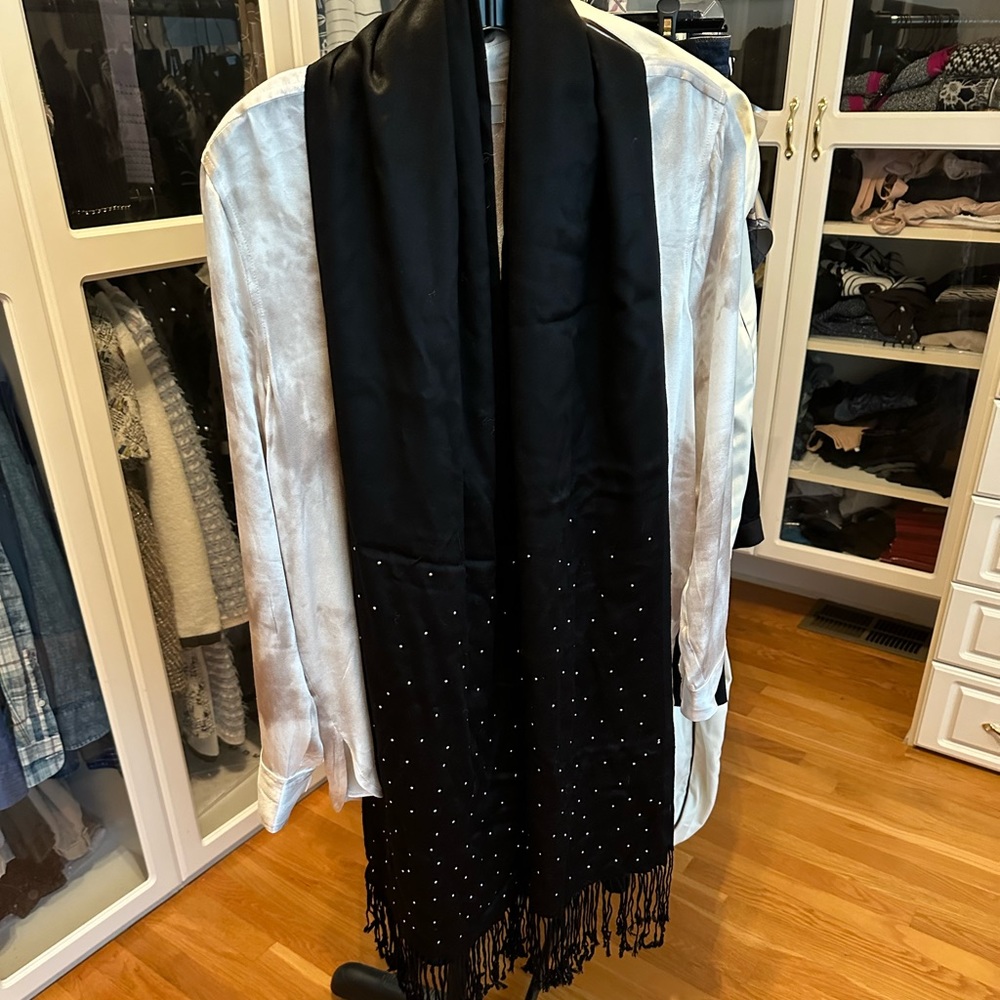 Black scarf NWT